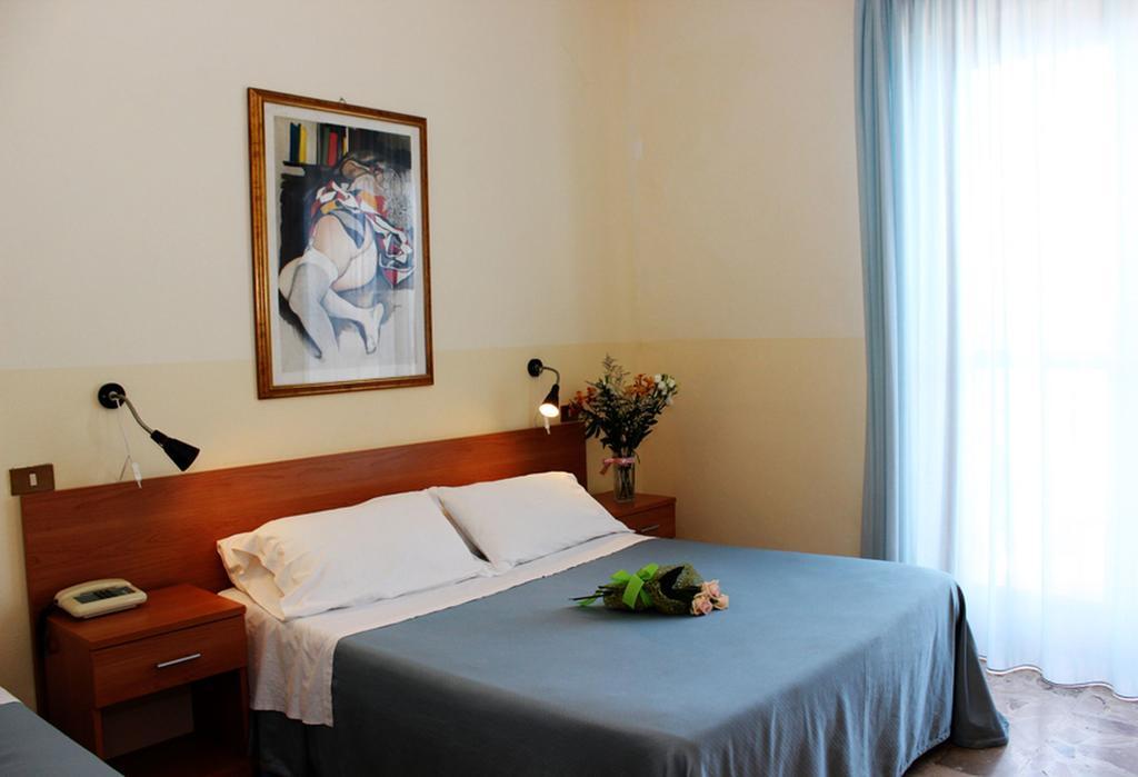 Nuovo Hotel Faro Capo dʼOrlando Extérieur photo