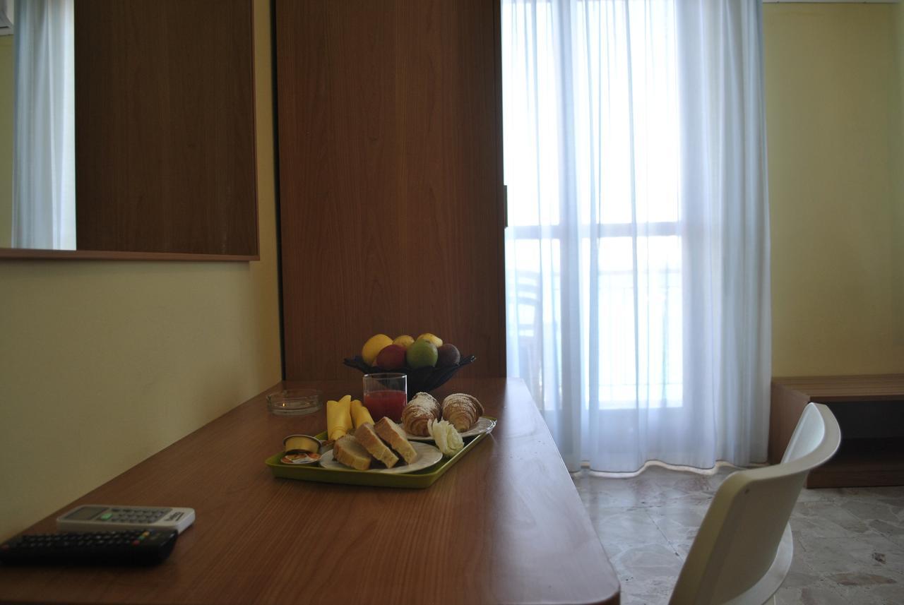Nuovo Hotel Faro Capo dʼOrlando Extérieur photo