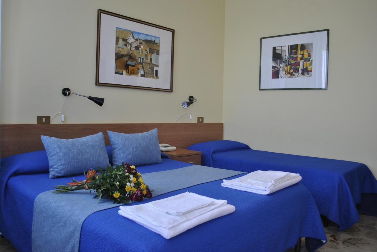 Nuovo Hotel Faro Capo dʼOrlando Extérieur photo